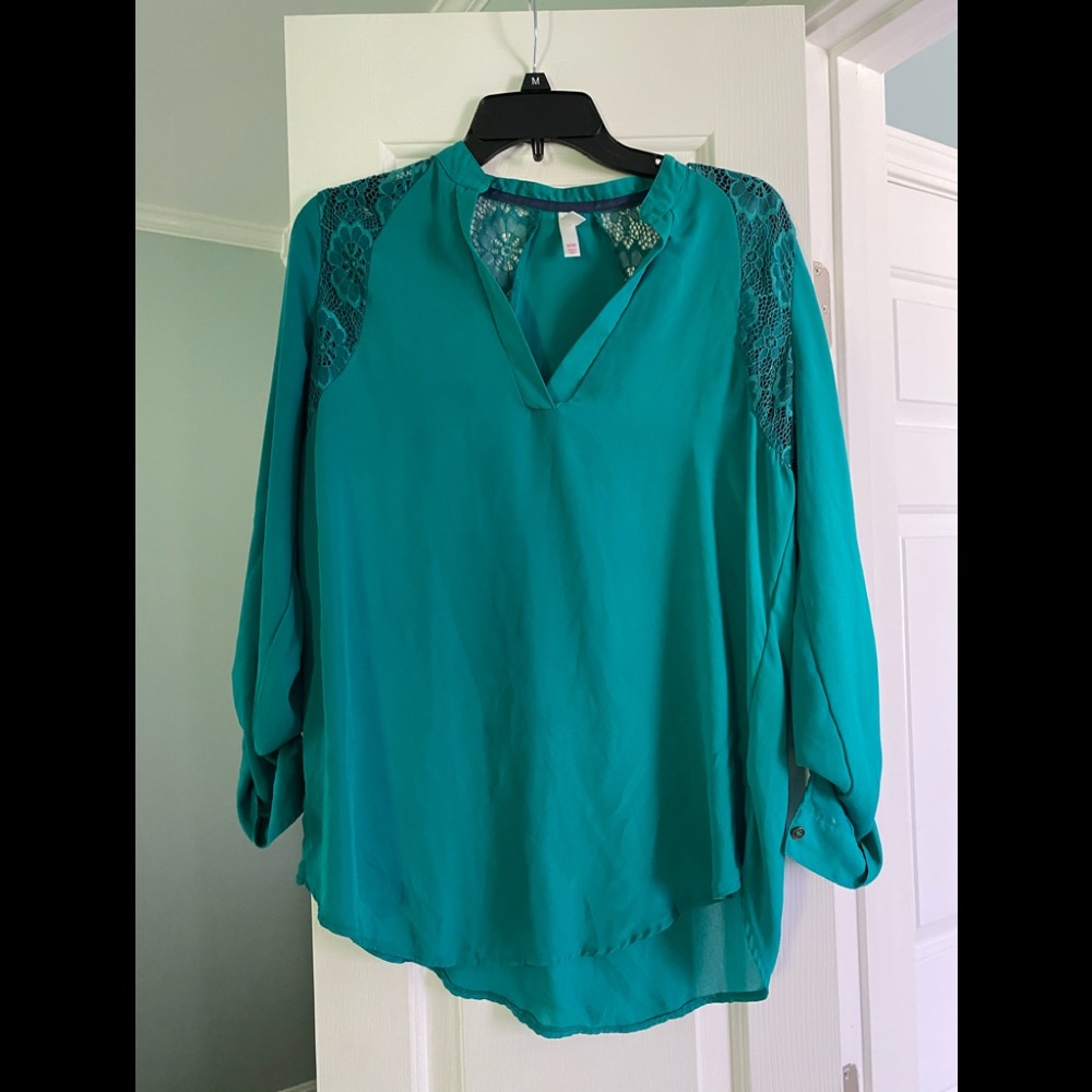 Green long sleeve blouse
